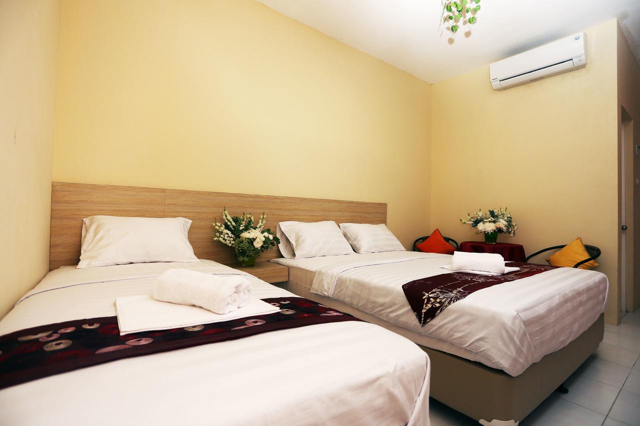 C.Stone Hotel Surabaya Exterior foto