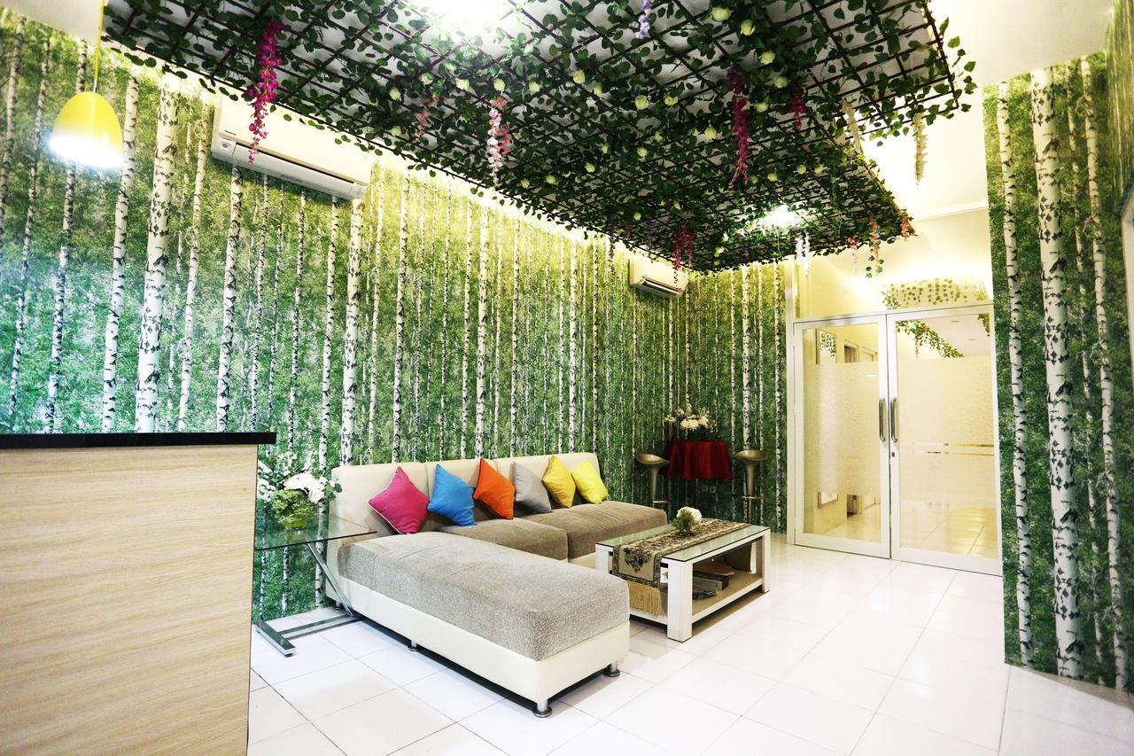 C.Stone Hotel Surabaya Exterior foto