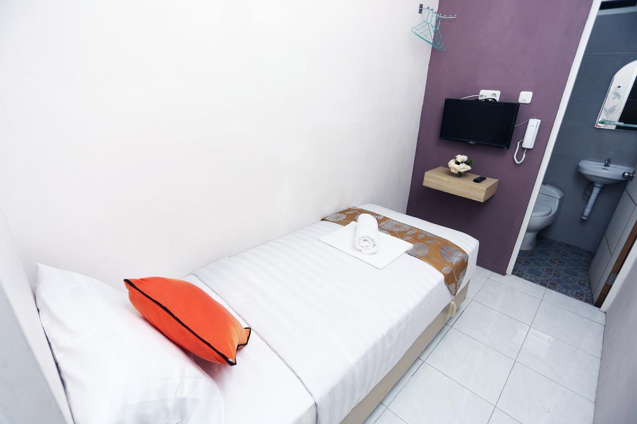 C.Stone Hotel Surabaya Exterior foto